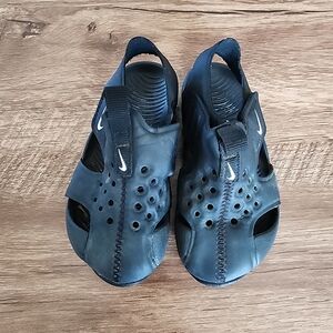 Nike sandal/water shoe